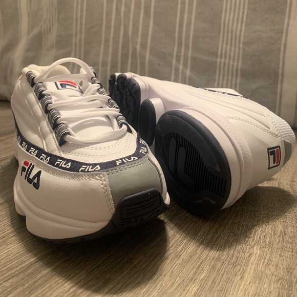 Filas - Picture 1 of 4